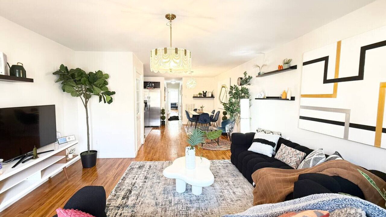 Photo of Livingroom in The Heights