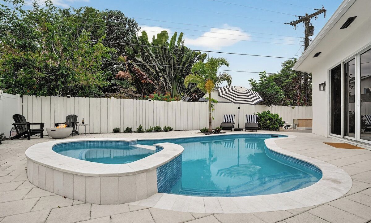 Photo of Outdoor in Tropic Palms