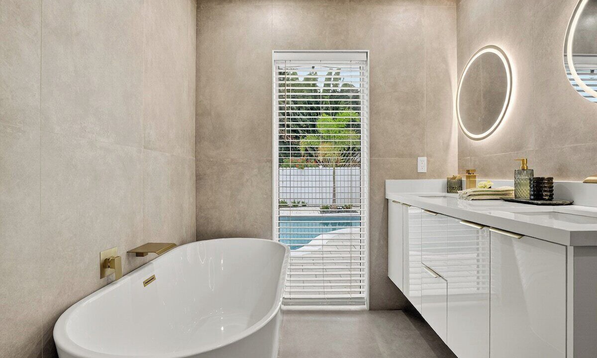 Photo of Bathroom in Tropic Palms