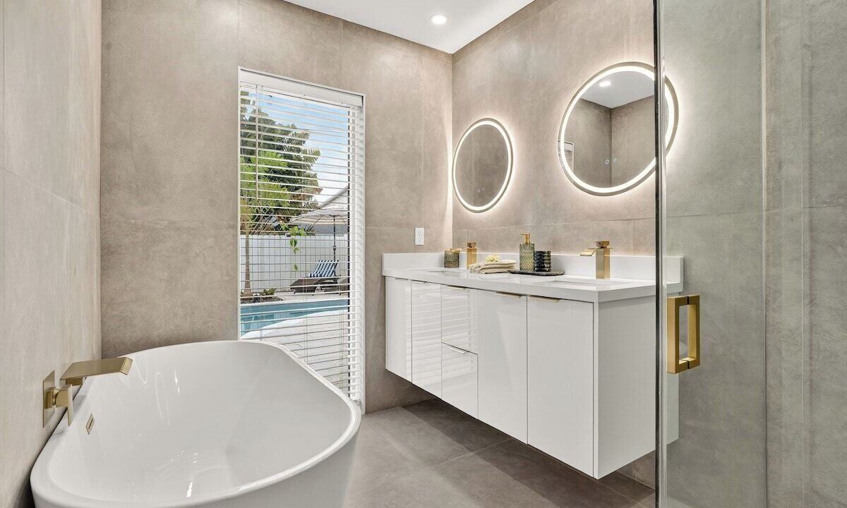 Photo of Bathroom in Tropic Palms