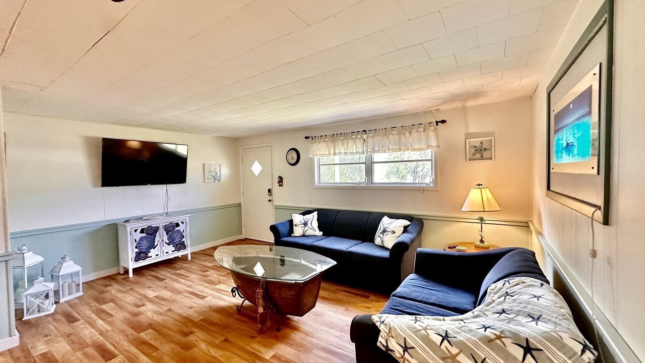 Photo of Livingroom in Survey Creek