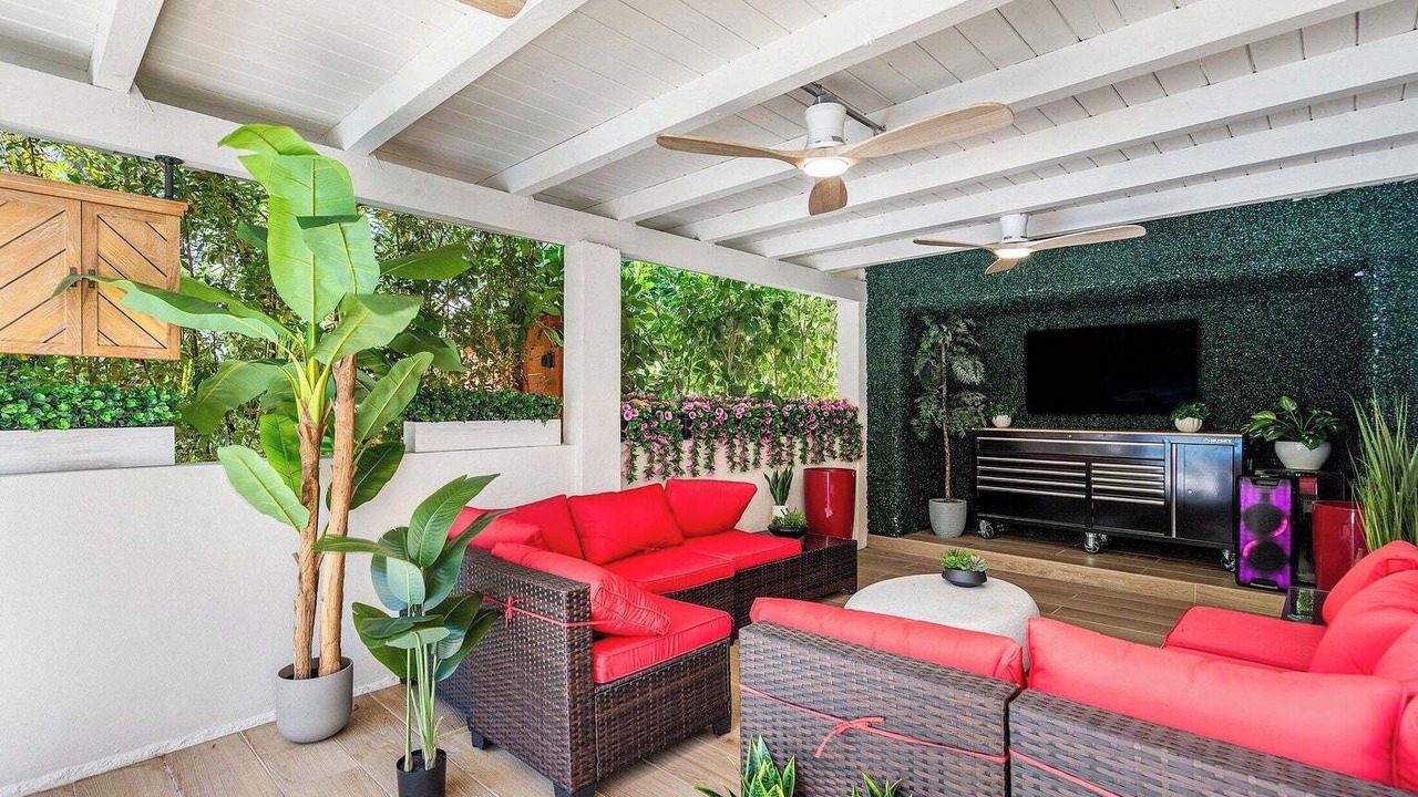 Photo of Livingroom in Coral Brook