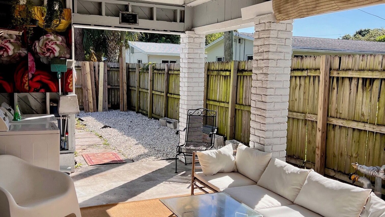 Photo of Patio Balcony in Riverside Park