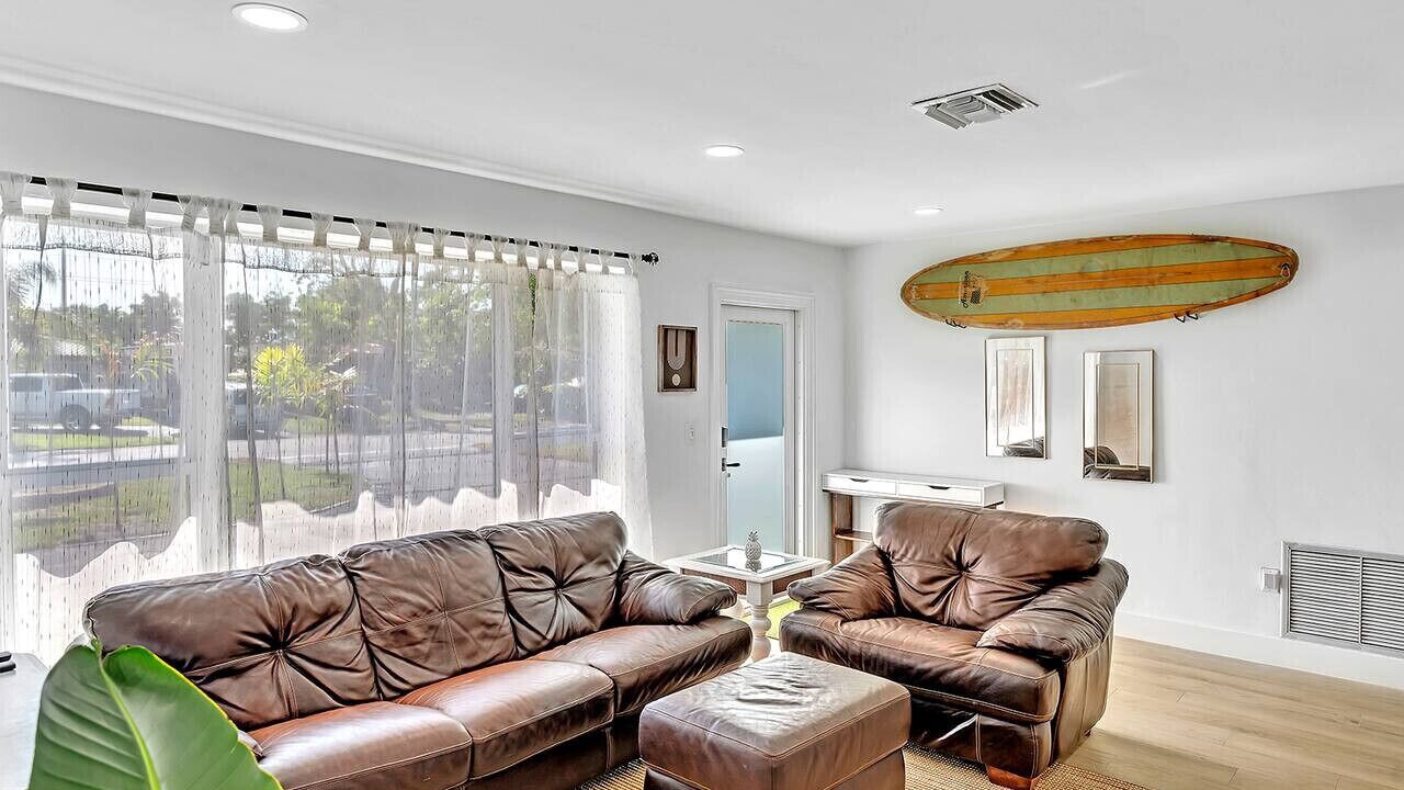Photo of Livingroom in Coral Ridge Isles