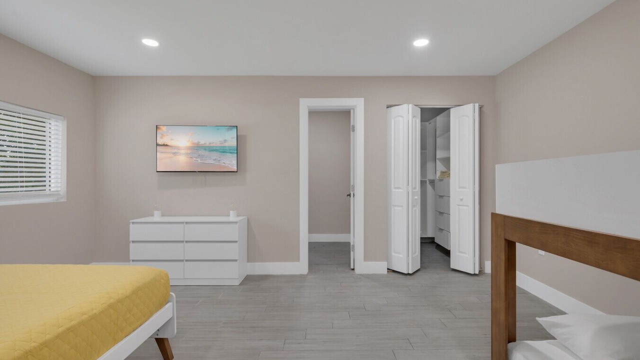 Photo of Bedroom in Golden Glades