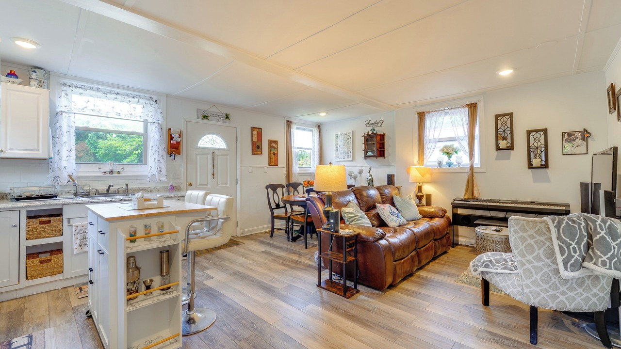 Photo of Livingroom in Unionville
