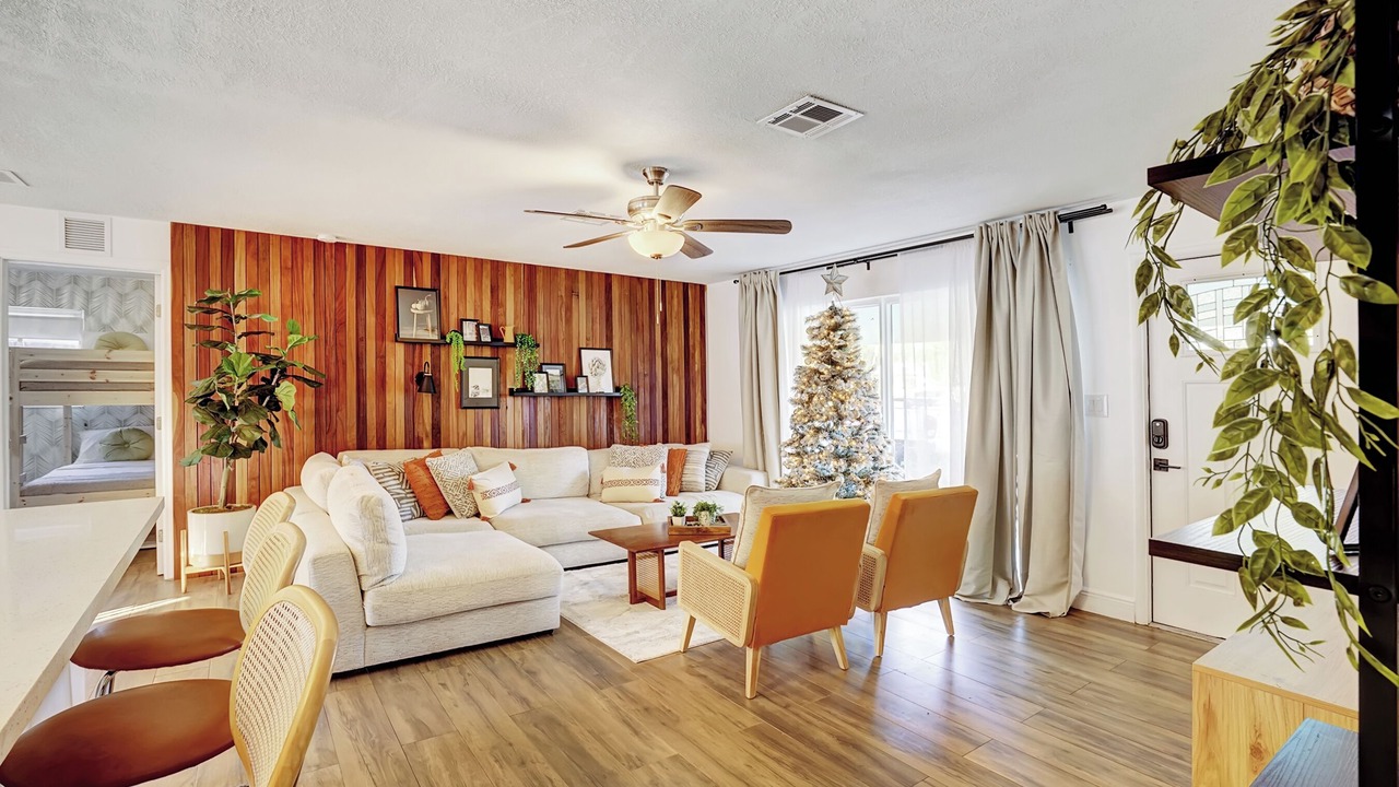 Photo of Livingroom in Garden Isles
