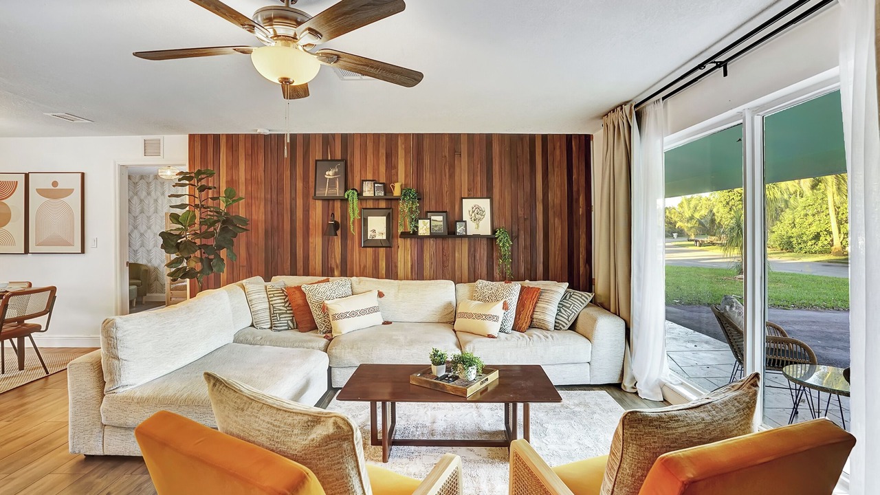 Photo of Livingroom in Garden Isles