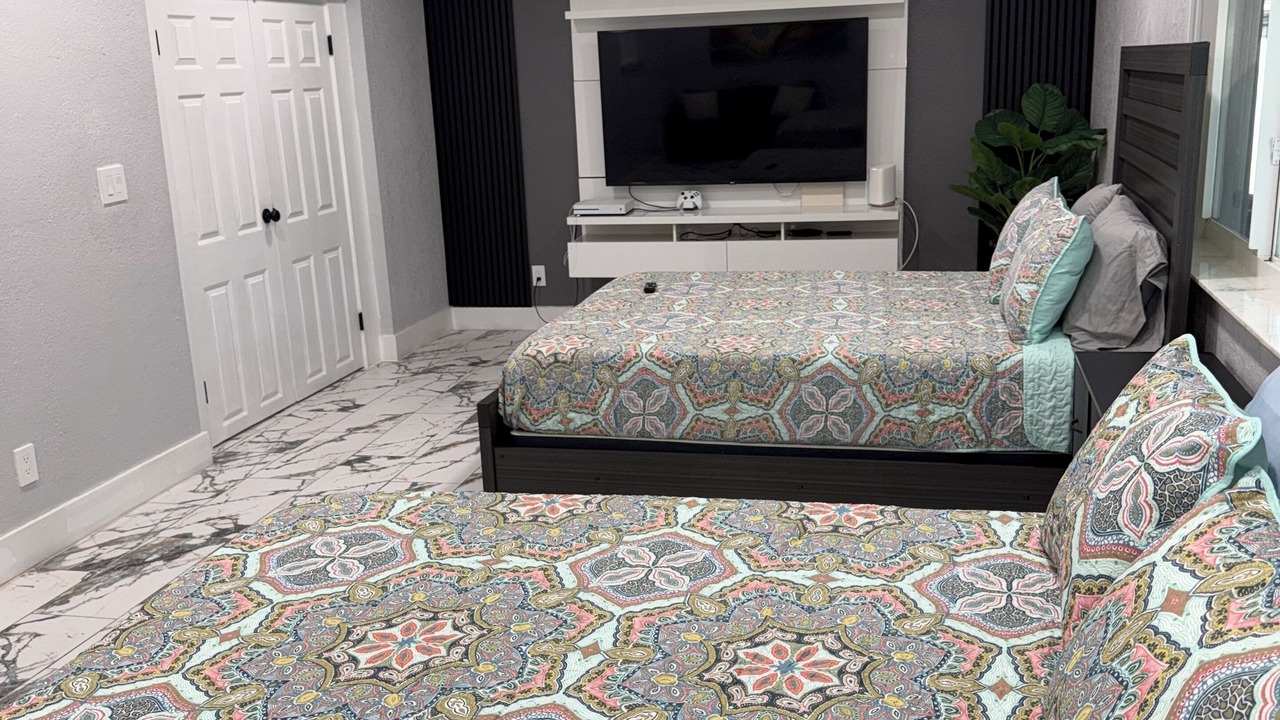 Photo of Bedroom in Miami Gardens