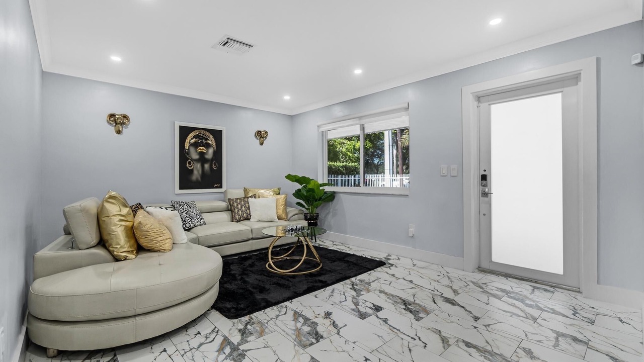 Photo of Livingroom in Miami Gardens