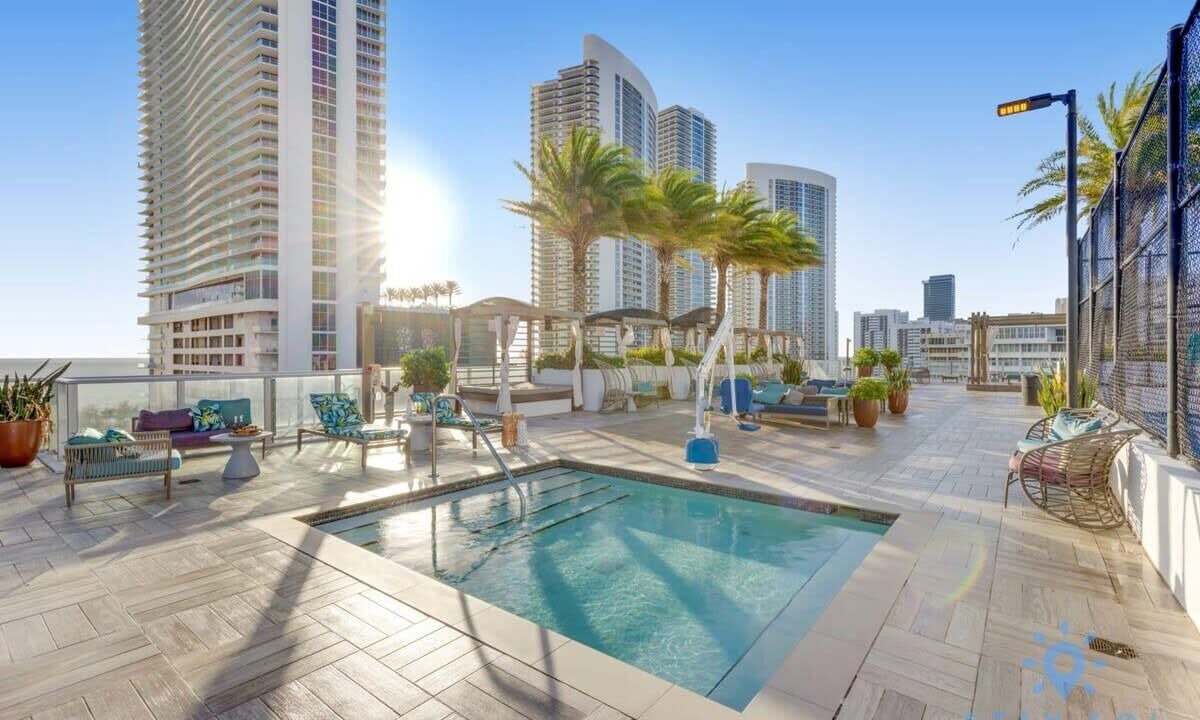 Photo of Outdoor in Hollywood South Central Beach