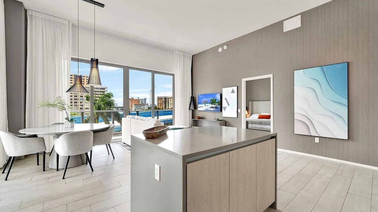 Photo of Livingroom in Hollywood South Central Beach