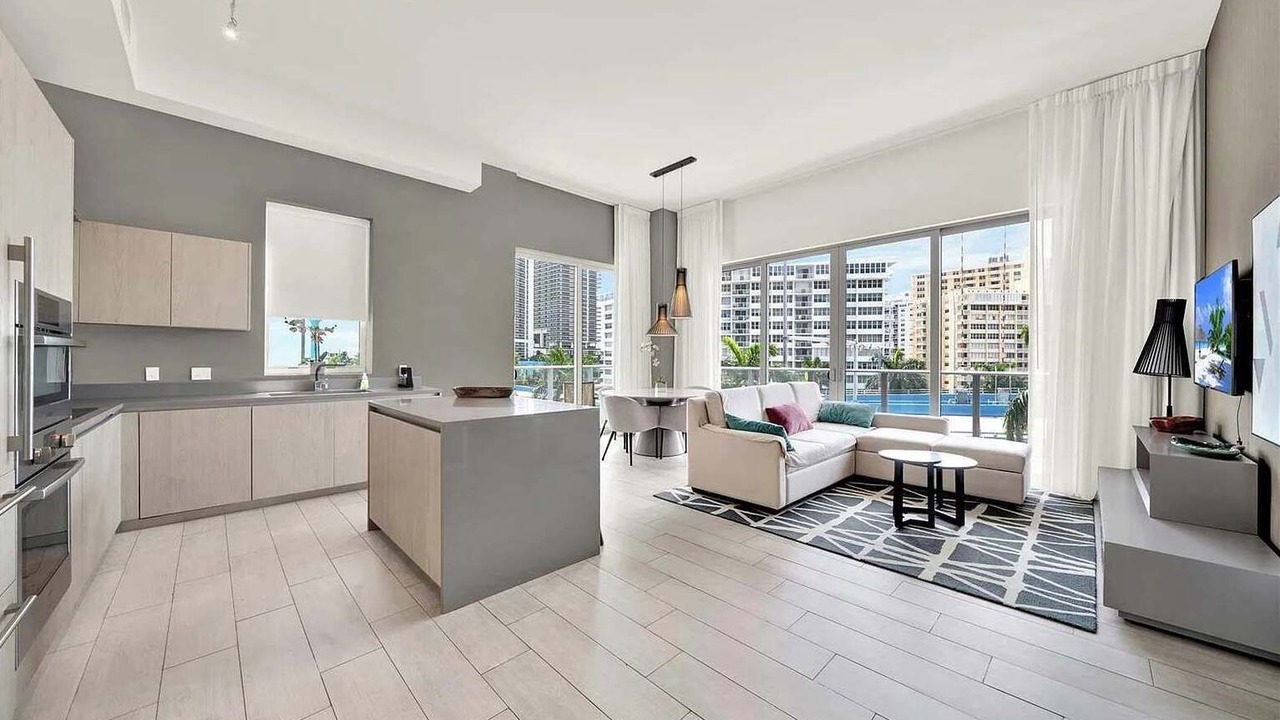 Photo of Bedroom in Hollywood South Central Beach