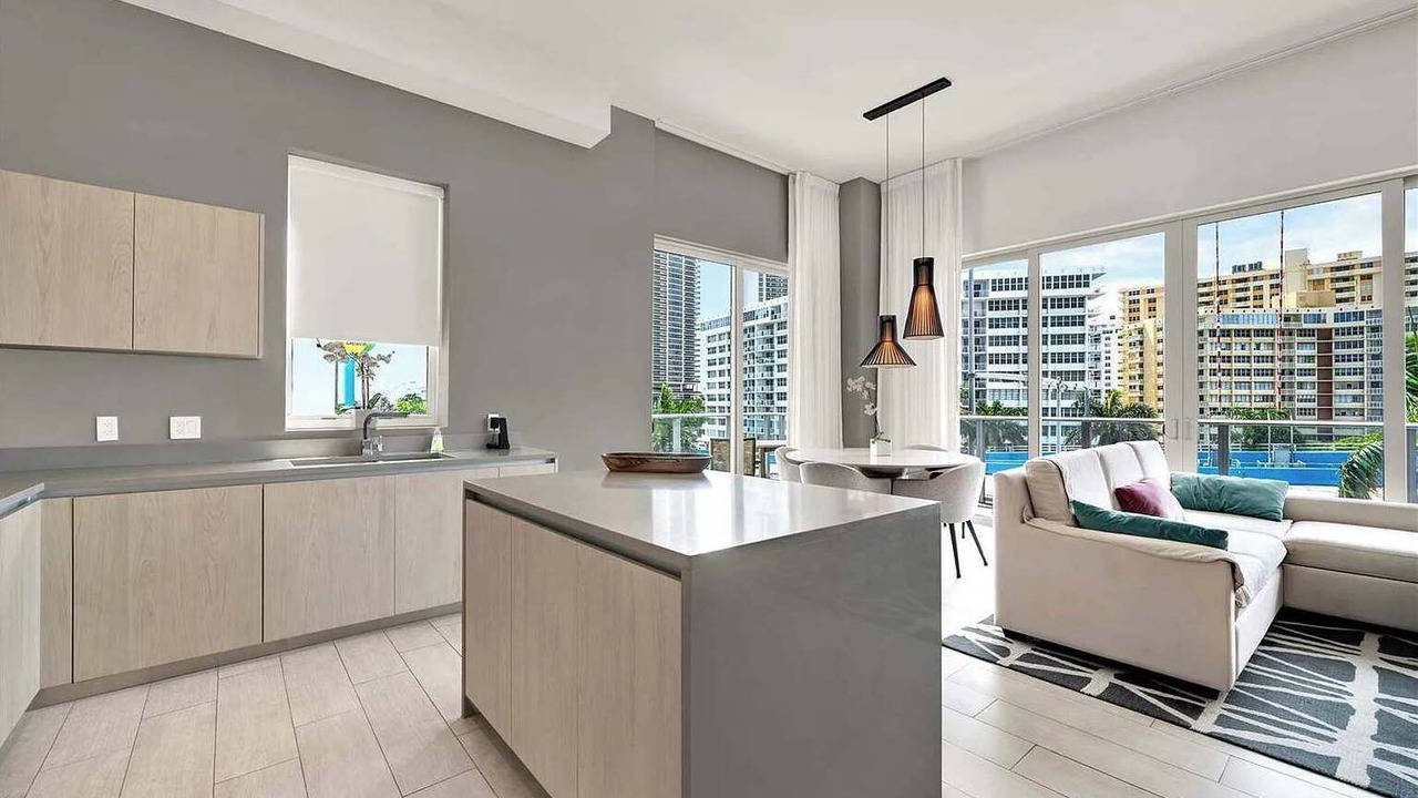 Photo of Livingroom in Hollywood South Central Beach