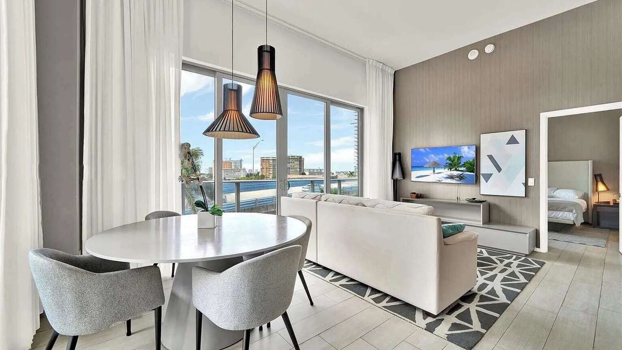 Photo of Livingroom in Hollywood South Central Beach