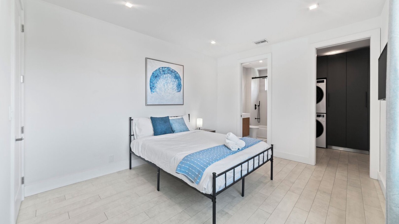 Photo of Bedroom in South Lake