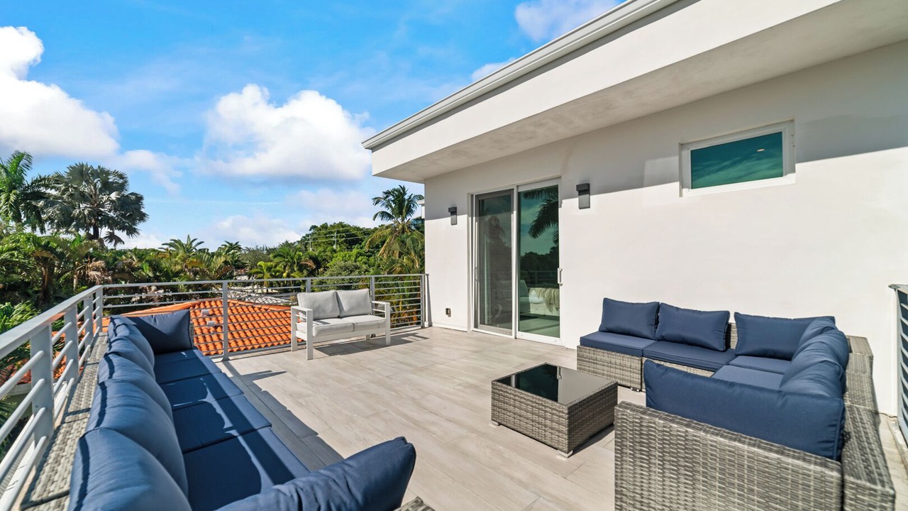 Photo of Patio Balcony in South Lake