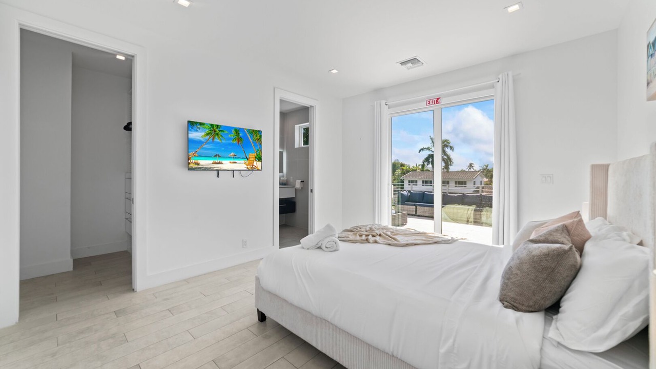 Photo of Bedroom in South Lake
