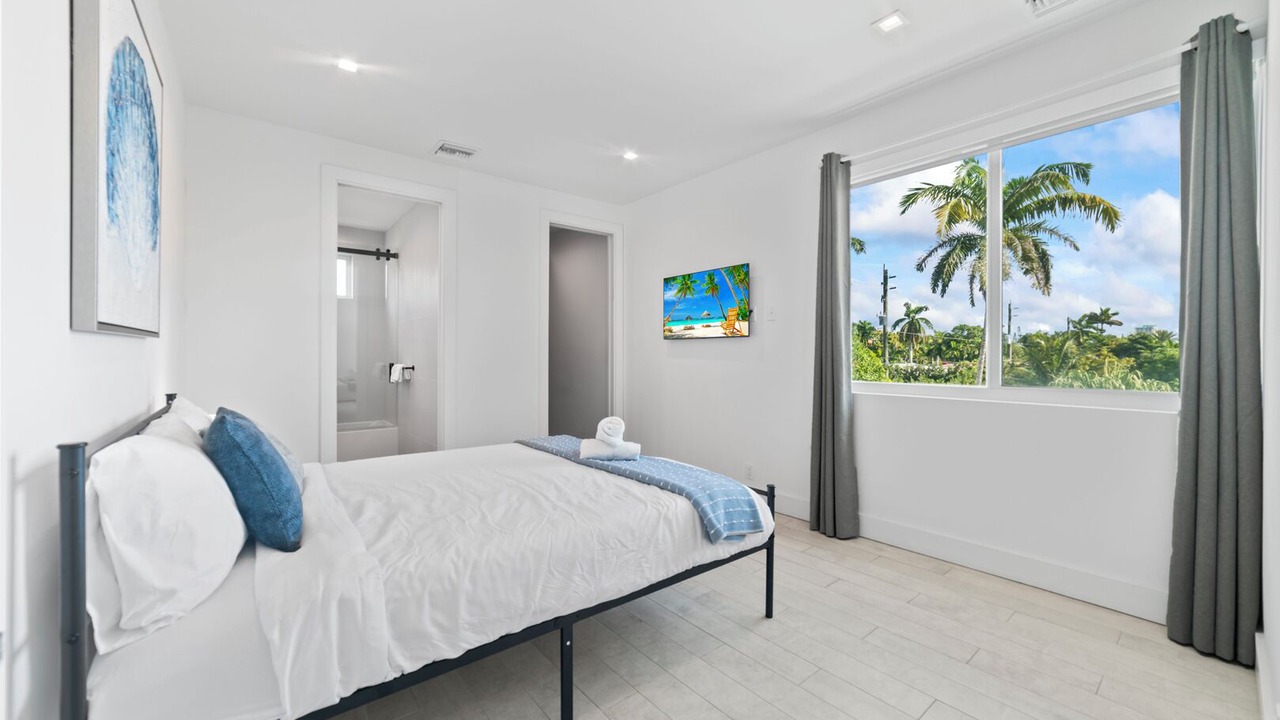 Photo of Bedroom in South Lake