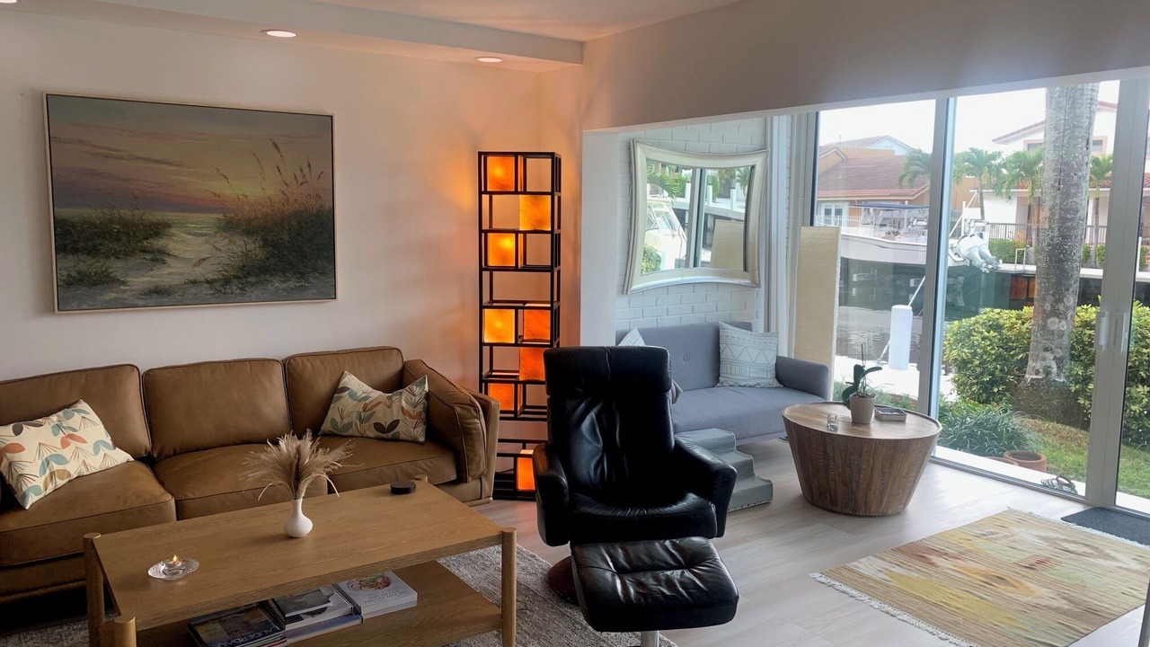 Photo of Livingroom in Bermuda Riviera