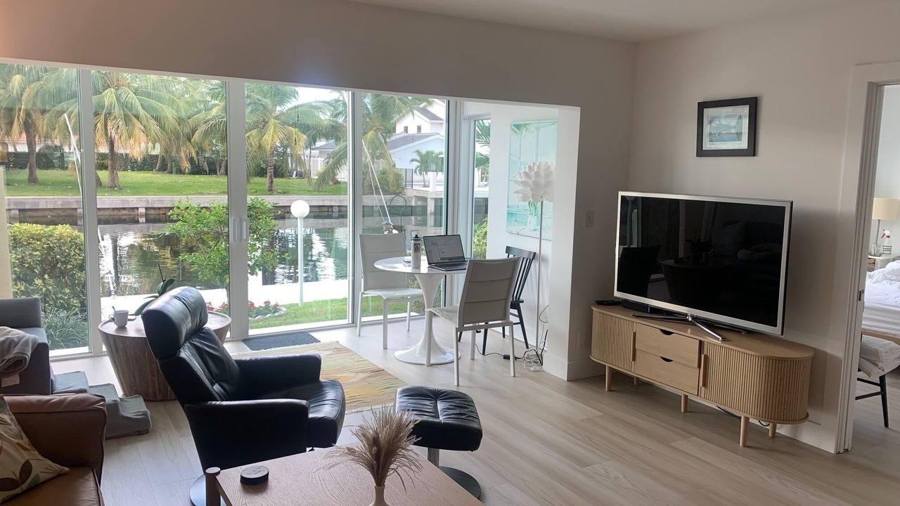 Photo of Livingroom in Bermuda Riviera