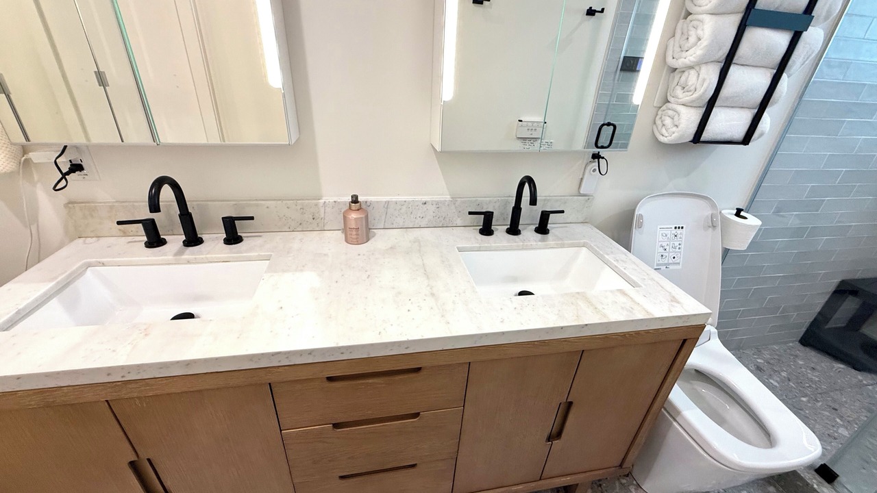 Photo of Bathroom in Surfside