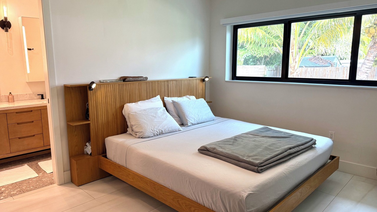 Photo of Bedroom in Surfside