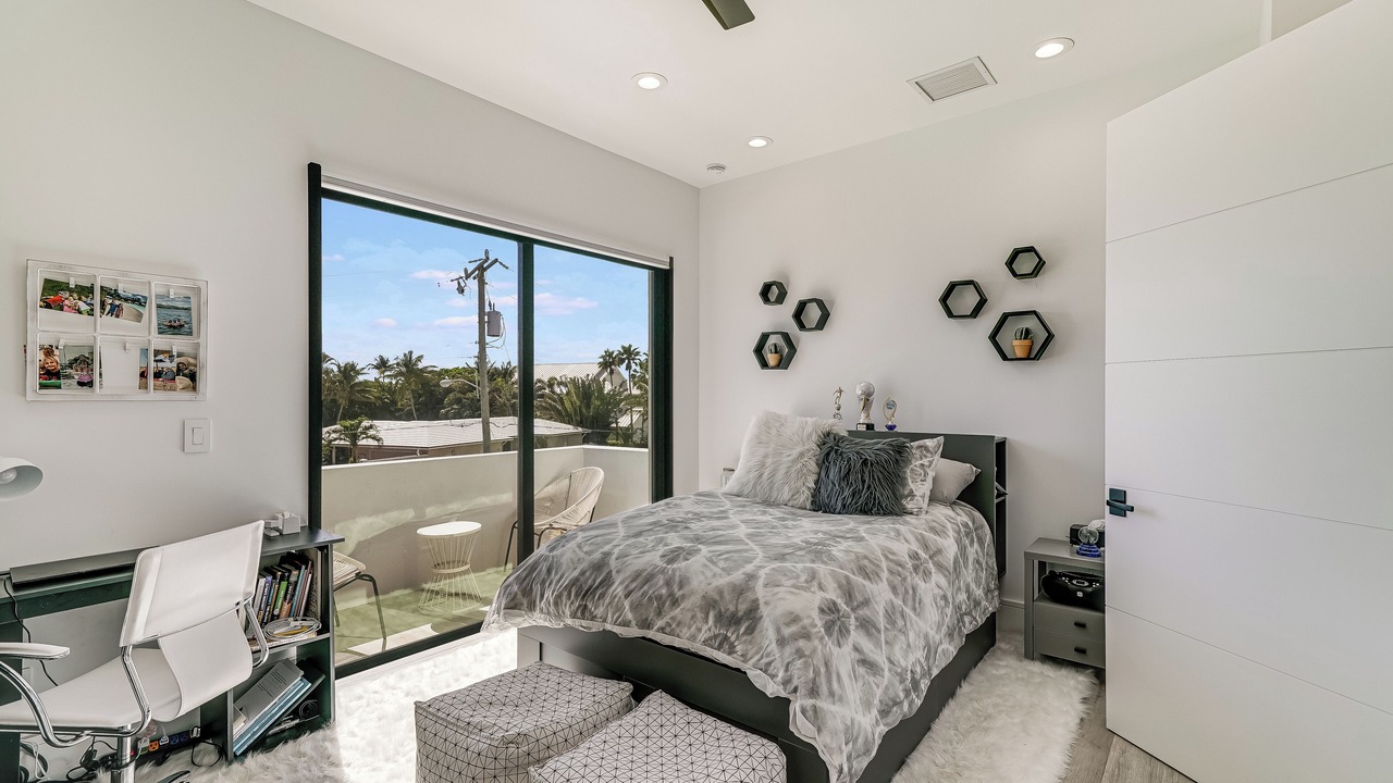 Photo of Bedroom in Ocean Ridge