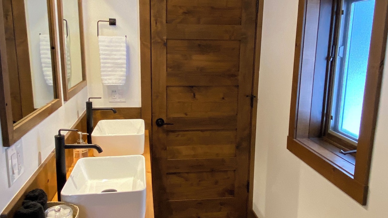 Photo of Bathroom in Rexford