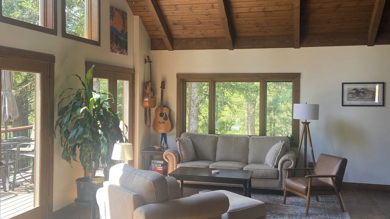 Photo of Livingroom in Rexford