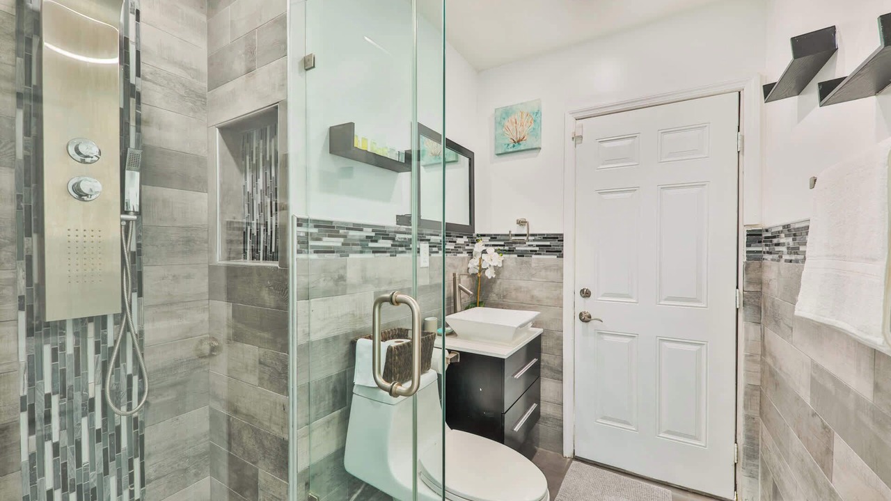 Photo of Bathroom in Driftwood