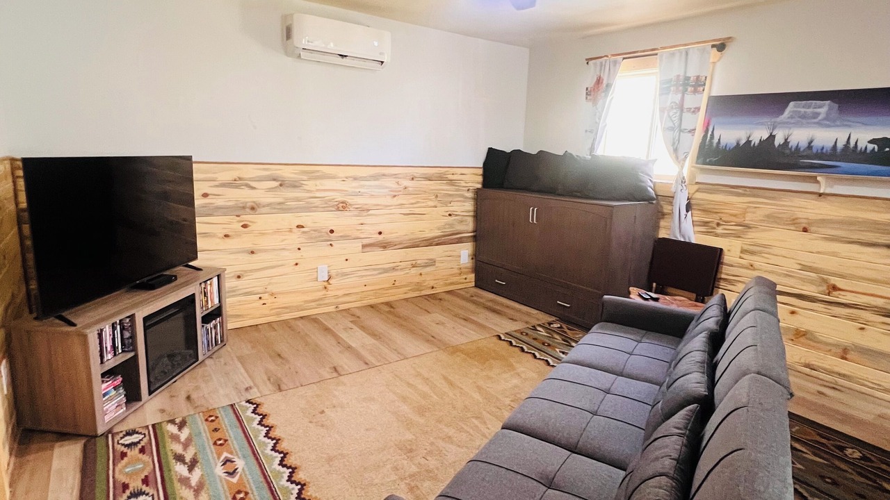 Photo of Livingroom in Babb