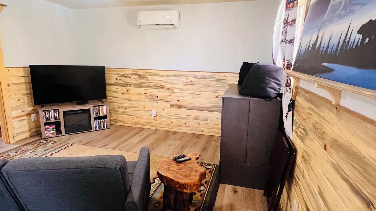 Photo of Livingroom in Babb