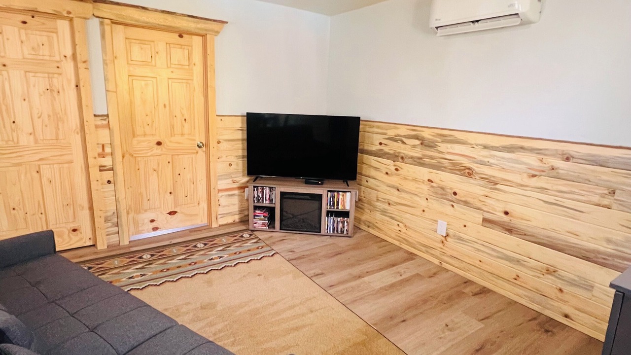 Photo of Livingroom in Babb