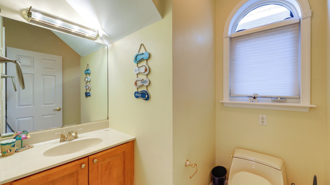 Photo of Bathroom in Caine Woods
