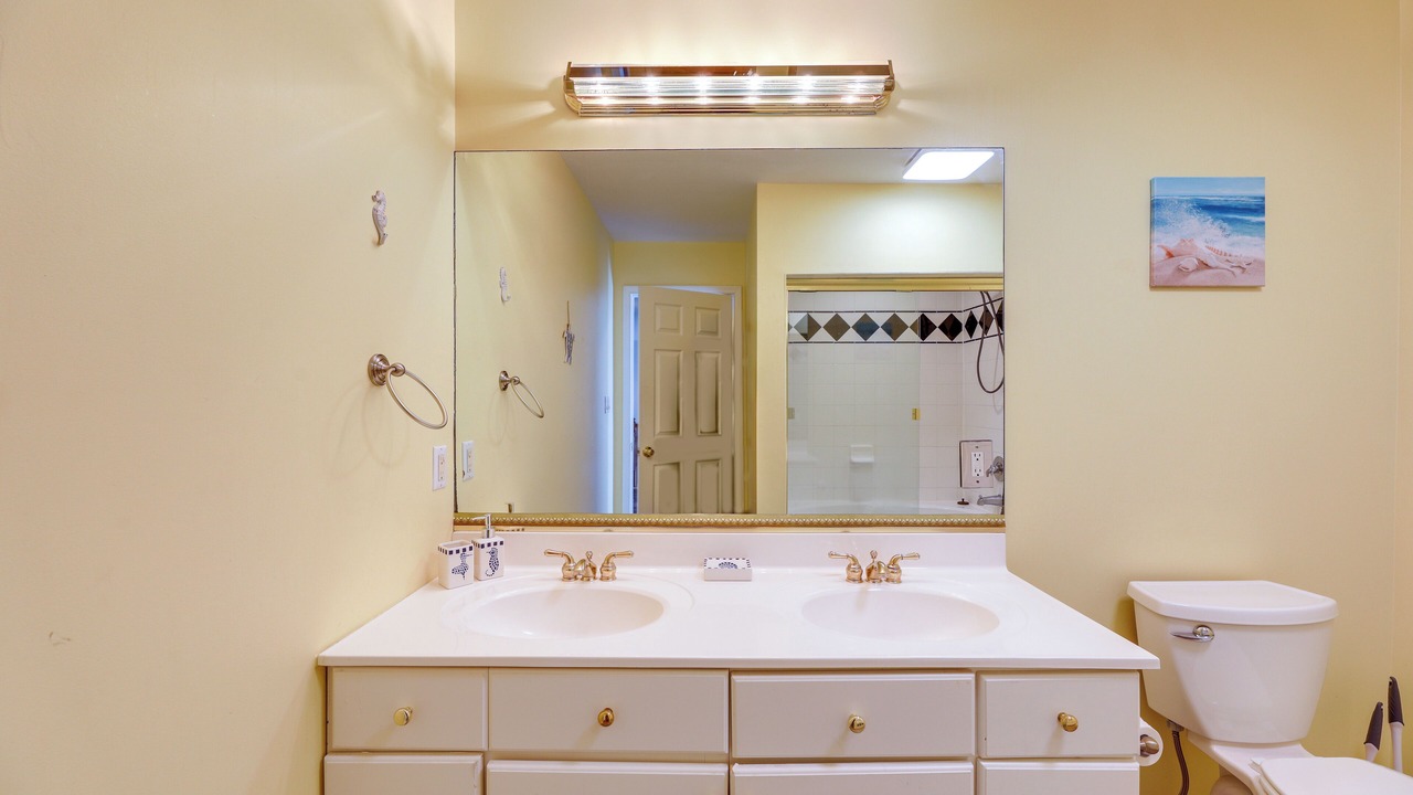 Photo of Bathroom in Caine Woods