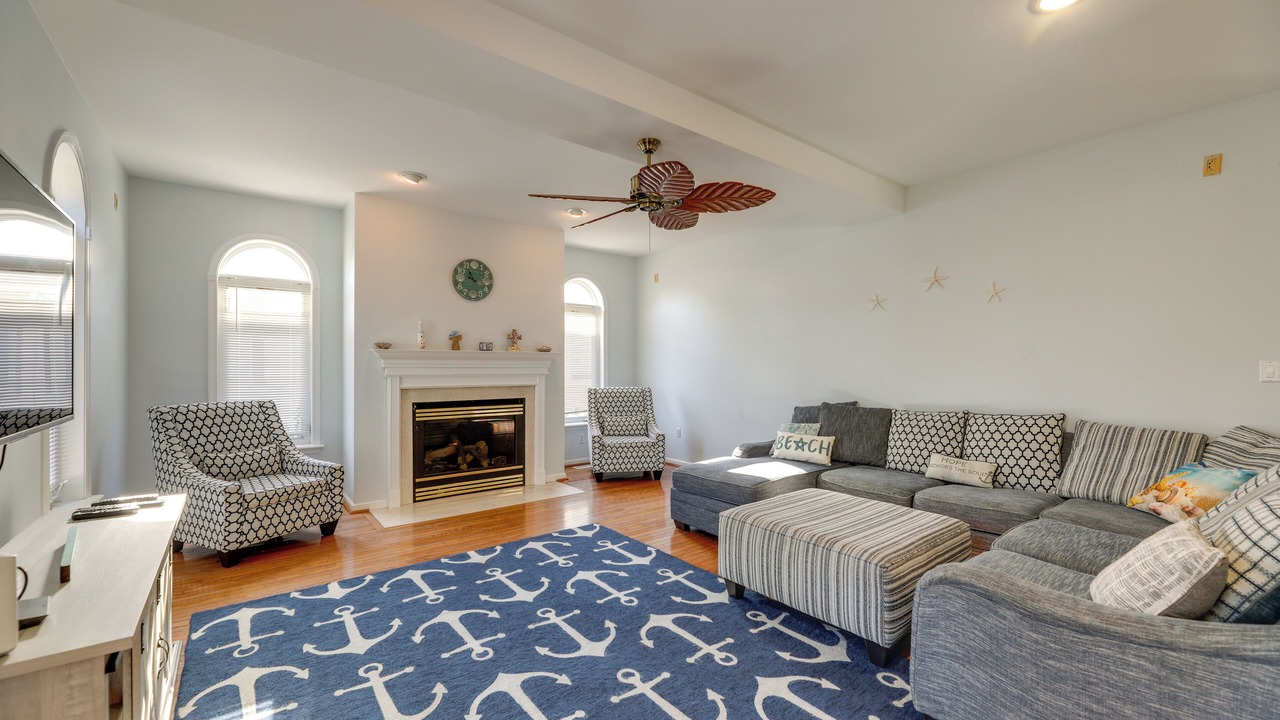 Photo of Livingroom in Caine Woods