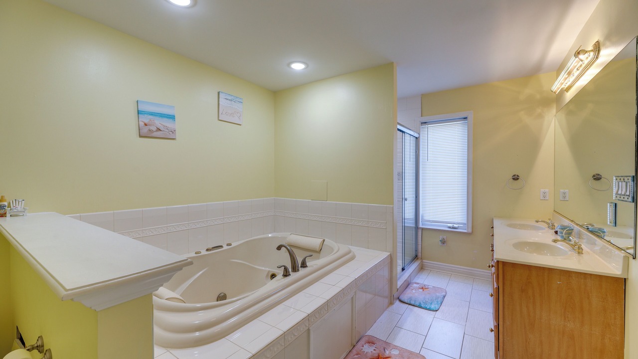 Photo of Bathroom in Caine Woods