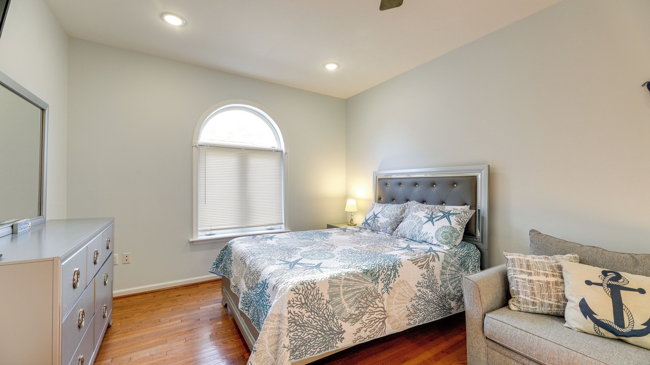 Photo of Bedroom in Caine Woods