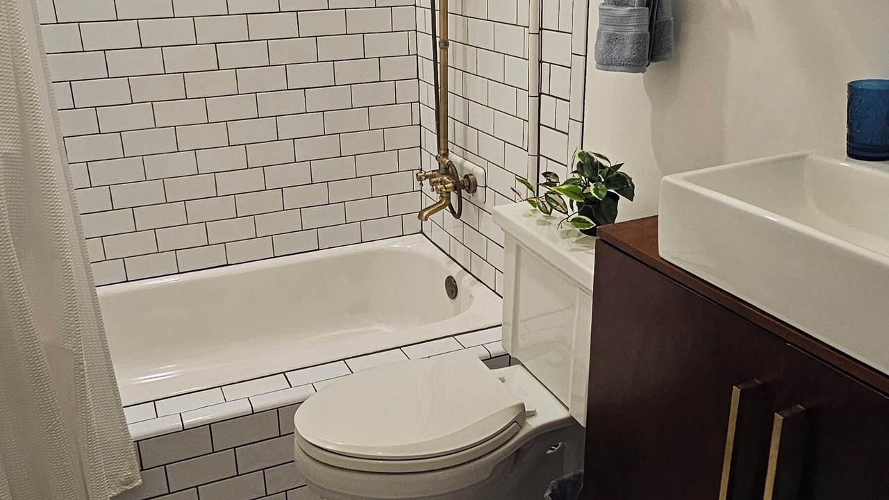 Photo of Bathroom in Riverside Park