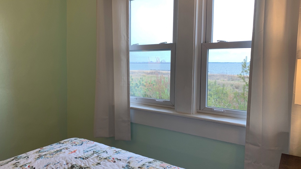 Photo of Bedroom in Willoughby Spit