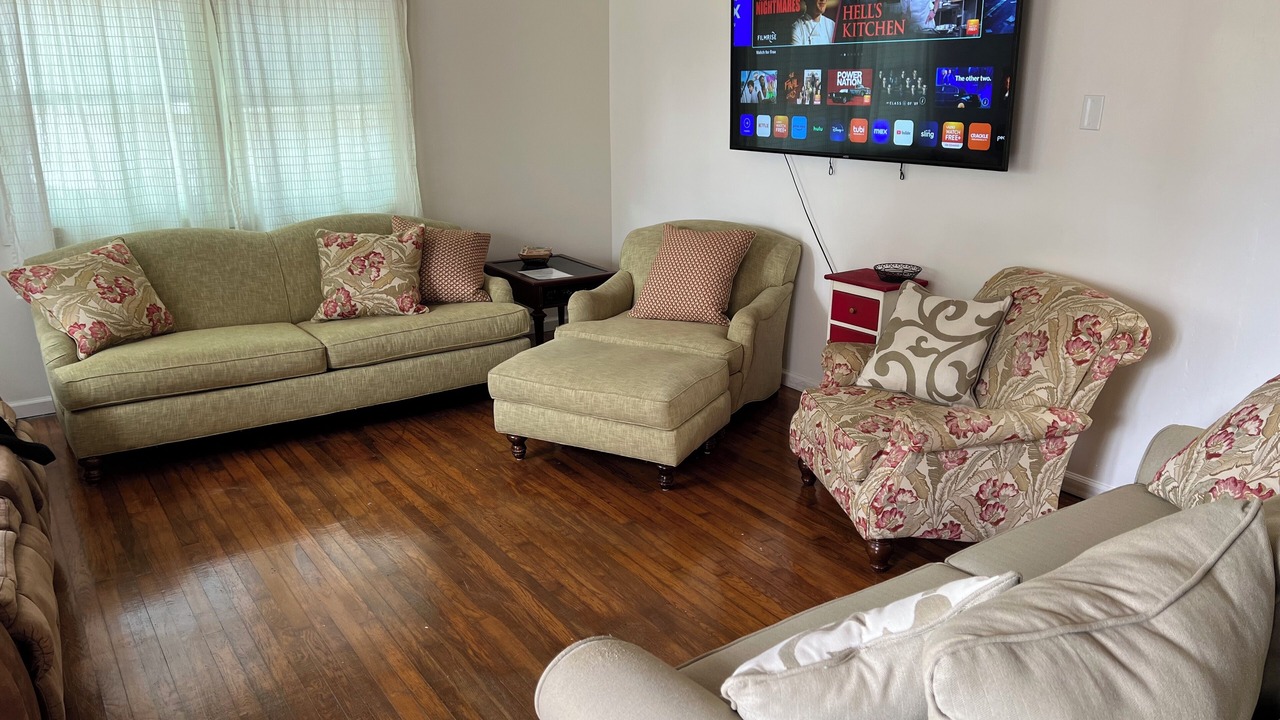 Photo of Livingroom in Willoughby Spit