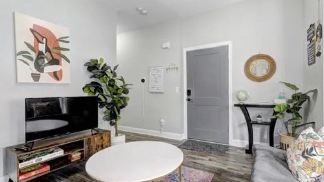 Photo of Livingroom in Forest Hill