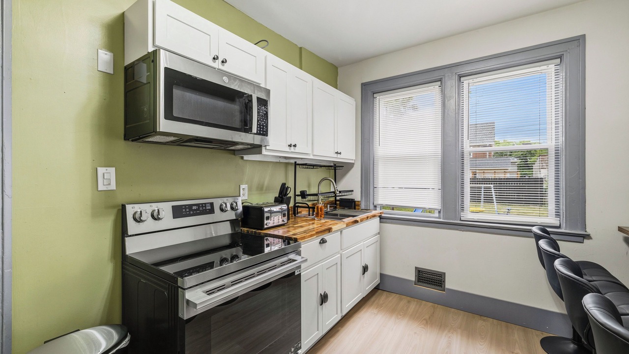 Photo of Kitchen in Downtown Niagara Falls