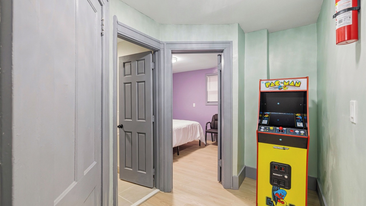 Photo of Bedroom in Downtown Niagara Falls