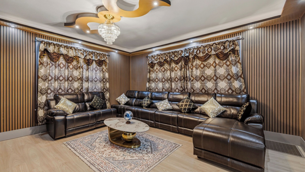 Photo of Livingroom in Downtown Niagara Falls