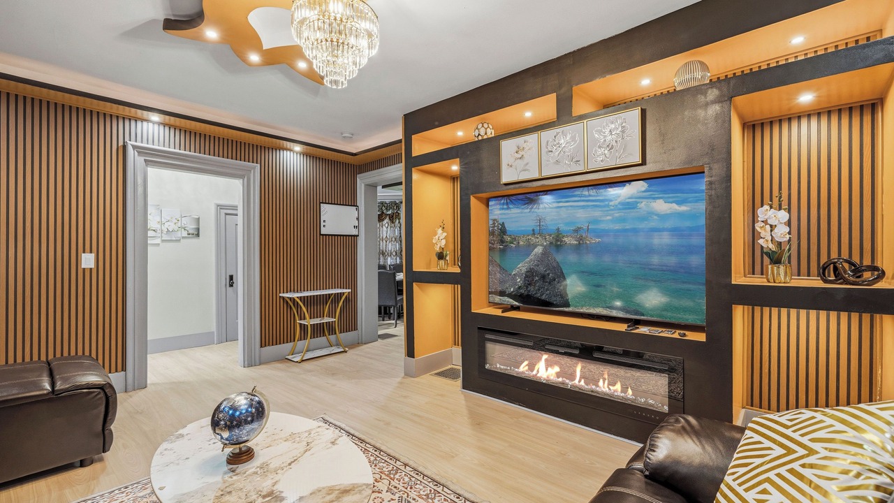 Photo of Livingroom in Downtown Niagara Falls