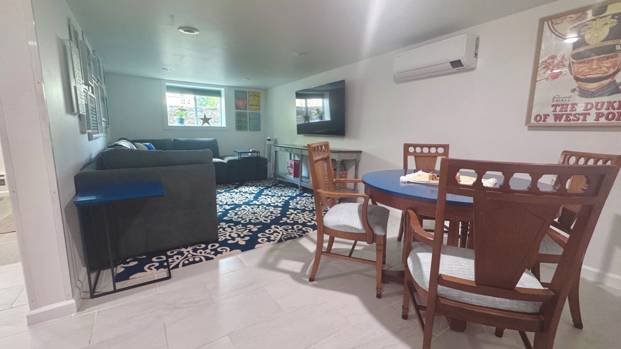 Photo of Livingroom in Highland Falls