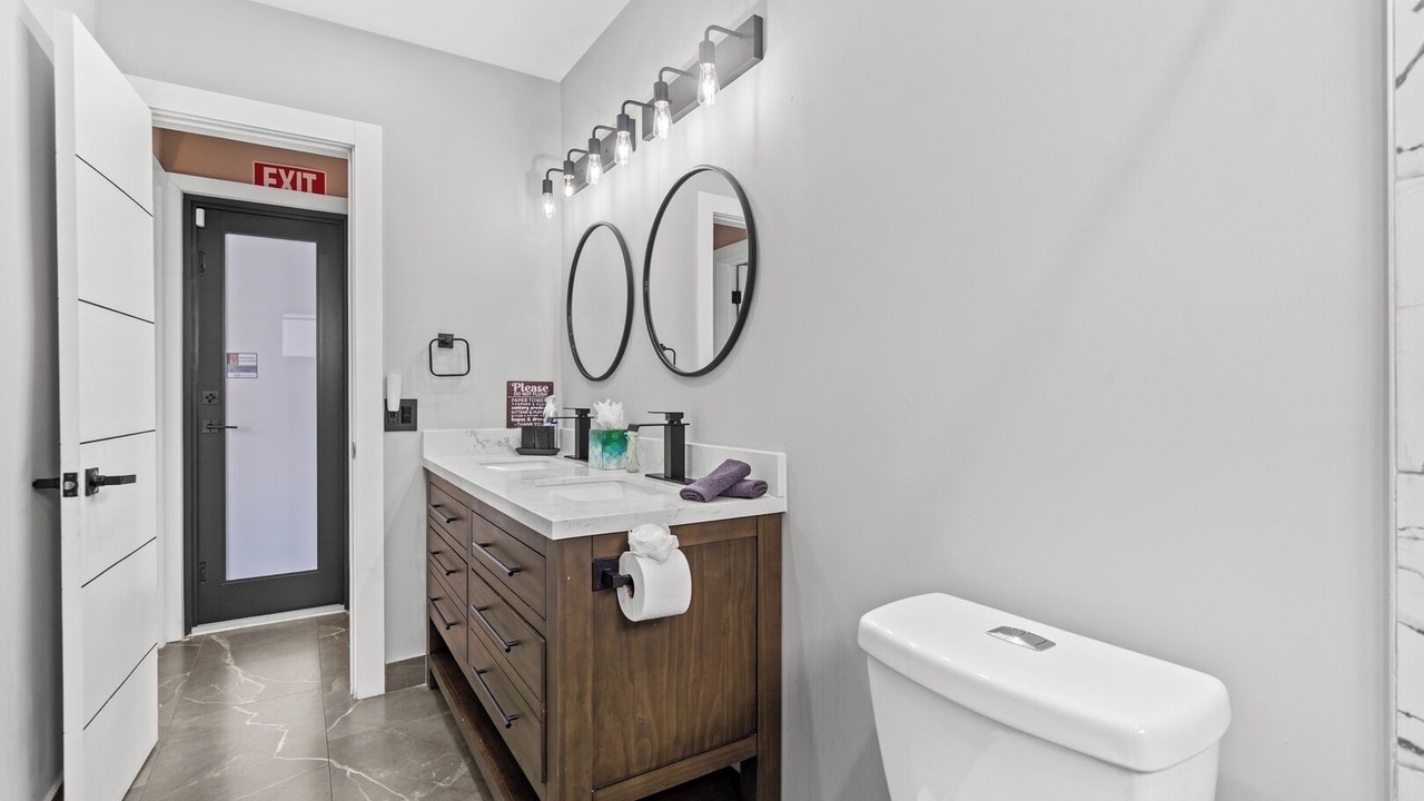 Photo of Bathroom in Hollywood Hills