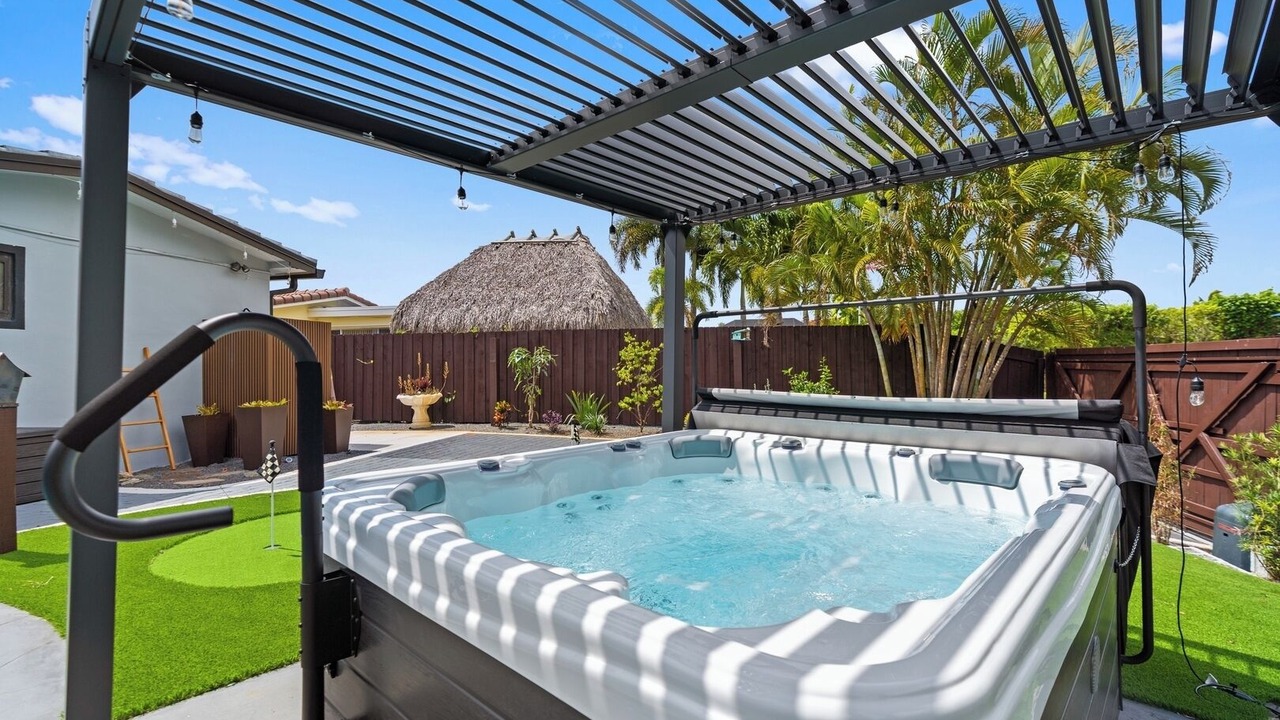 Photo of Outdoor in Hollywood Hills